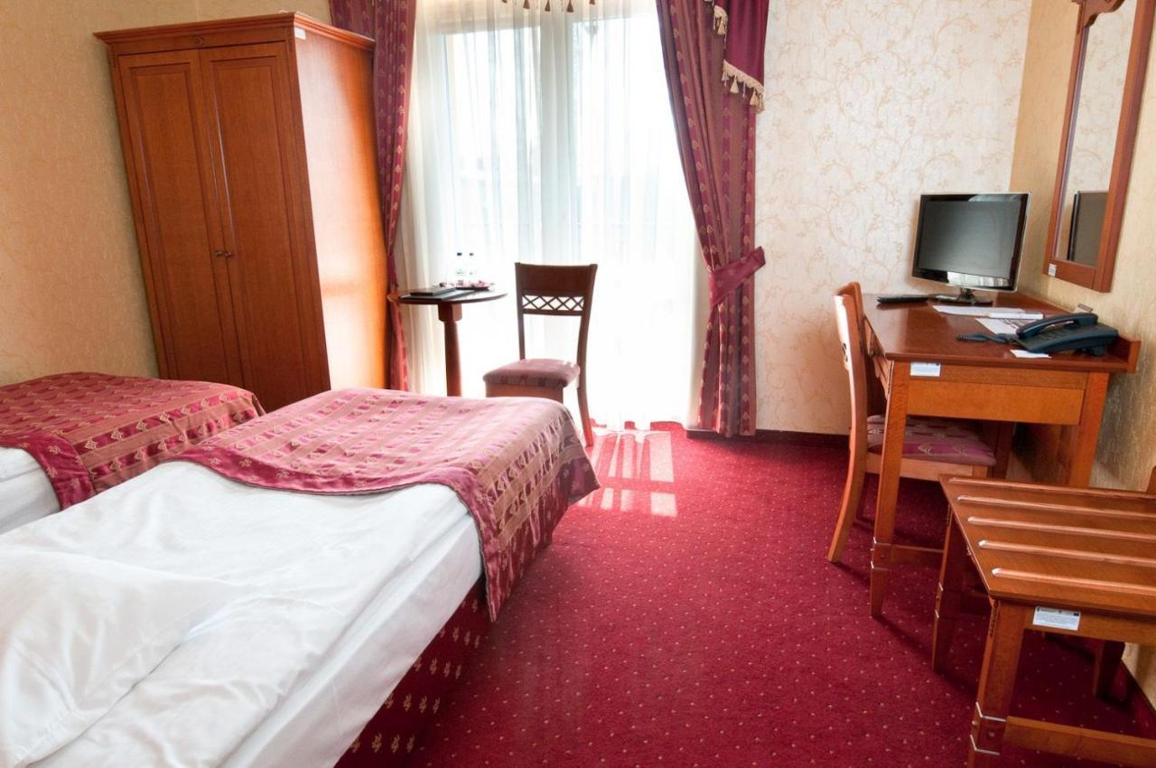 Hotel Korona Sandomierz Kültér fotó